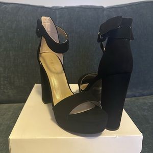 Black Suede Pumps Size 7